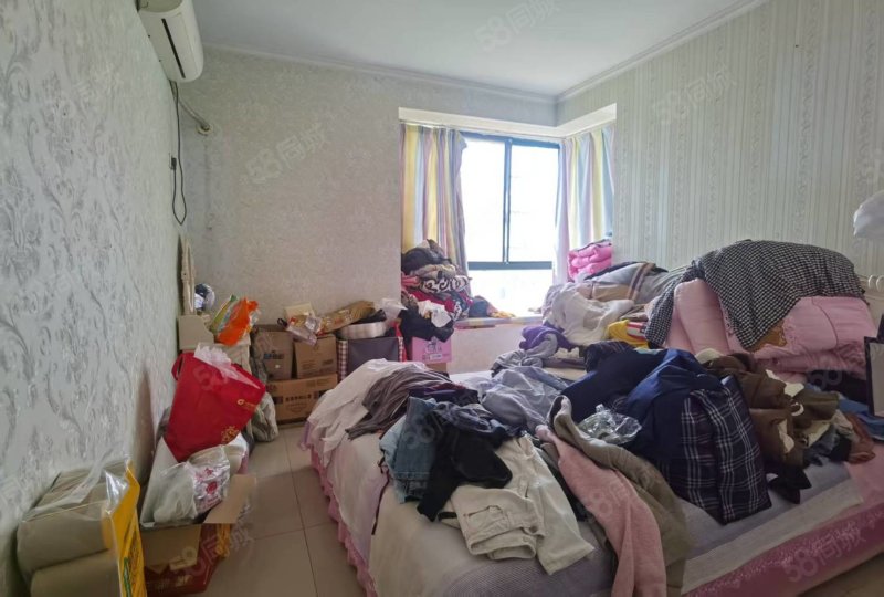 天润花园3室2厅2卫134㎡南北60万