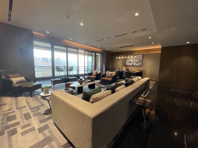 【10图】江北嘴豪装大平层,眺望来福士广场,融金cbd区域,星耀天地