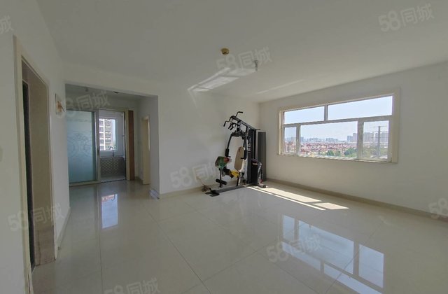 两梯两户的东边户 好楼层 带车储 空置诚售有钥匙