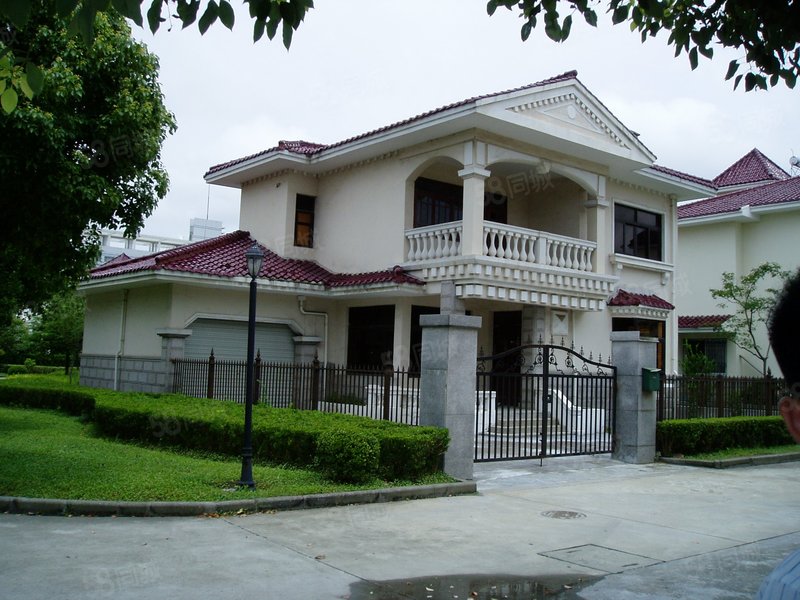 南郊花园别墅 简单装修 随时可看 环境好