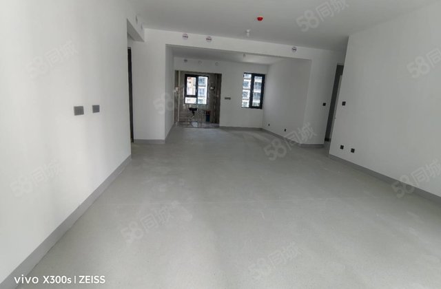 东昌壹号院新房未住边户有车位有储三室朝阳客厅朝阳没大税