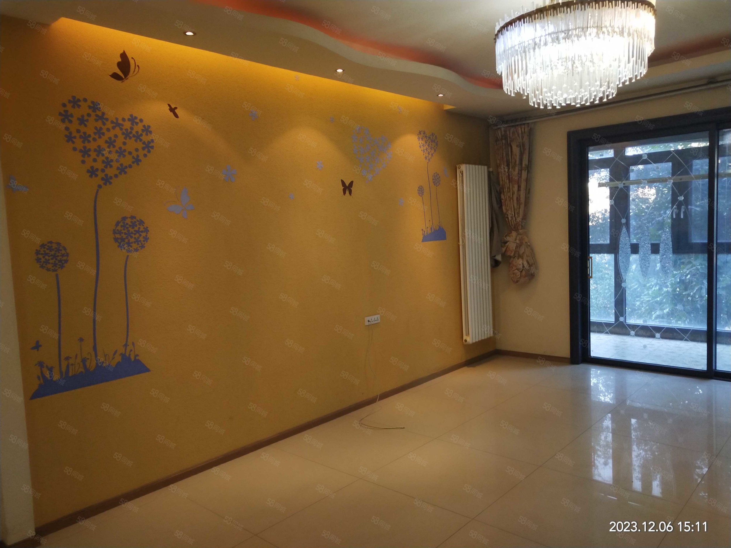 兴丽风情巴黎3室2厅2卫136㎡北75万