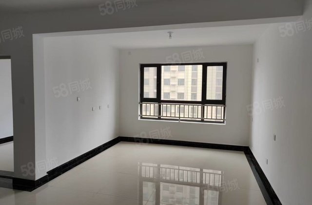 市中心公园南邻，中央帝景电梯新房