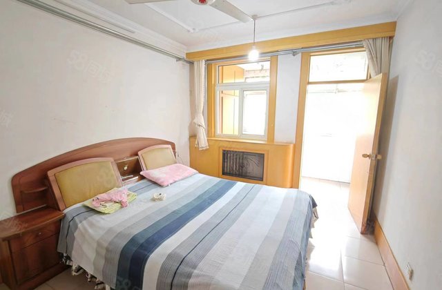 七中对过 馨苑小区3楼 停车方便 随时看房