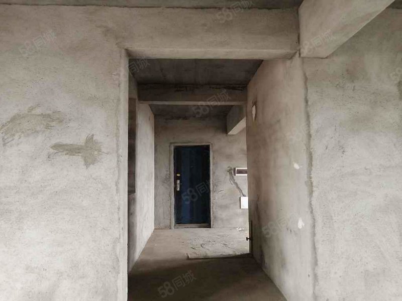 出售容县吉营首.府高档小区,6房2厅,162.23平方