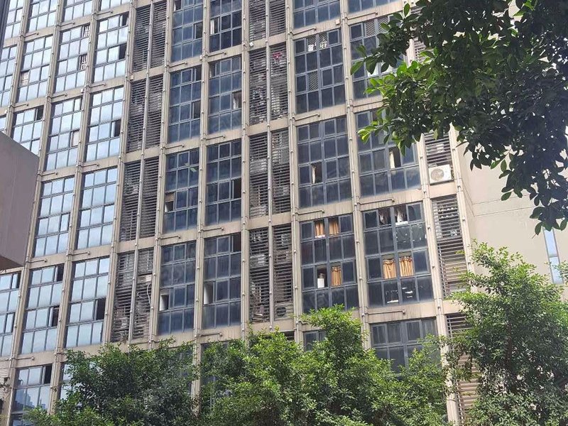 南坪工贸轻轨站,精装修跃层2房,家电家具齐全拎包入住