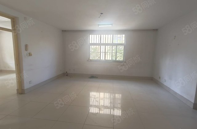 出门就是东昌湖孔繁森纪念馆名人苑二期边户好楼层2楼房东着急卖