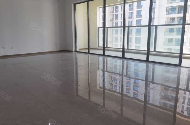 临一实验，楼层好，东边户，带储藏室及车位。