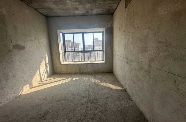 红河国际4室2厅129.46㎡45万二手房图片