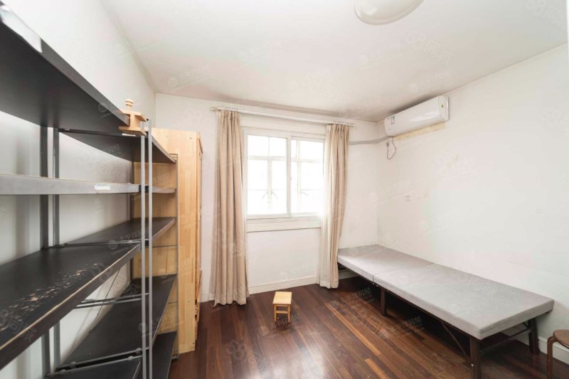 红旗教师公寓2室1厅1卫73.94㎡南北620万