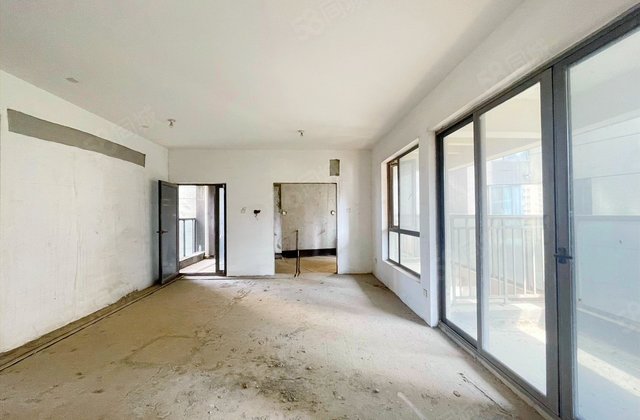 通用时代国际社区4室2厅135.35㎡120万二手房图片