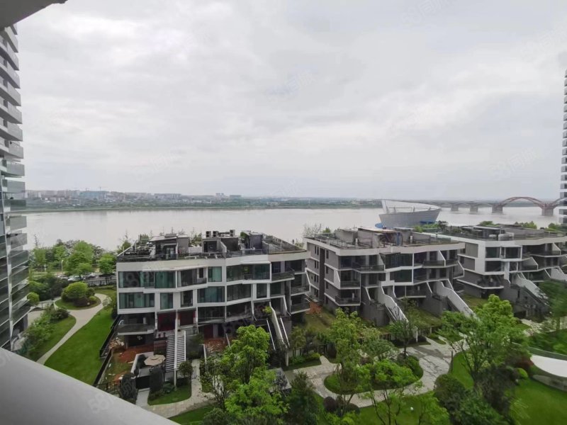 珠江颐德公馆4房3卫.精装修,拎包入住,一线江景大平层