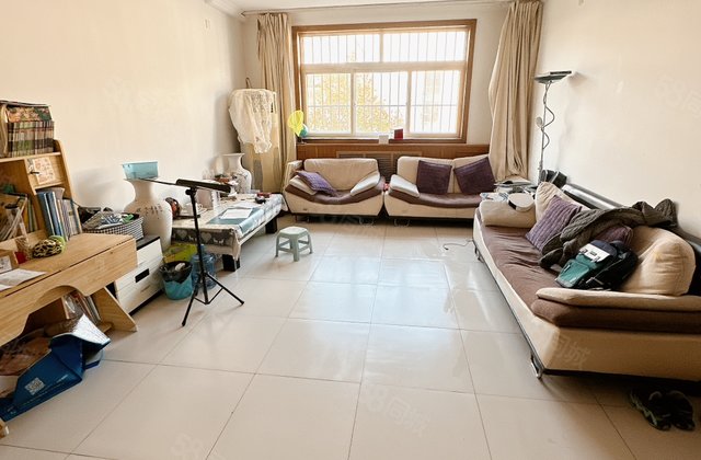 文轩 八中附近 建材组团 好楼层 三室朝阳 停车方便