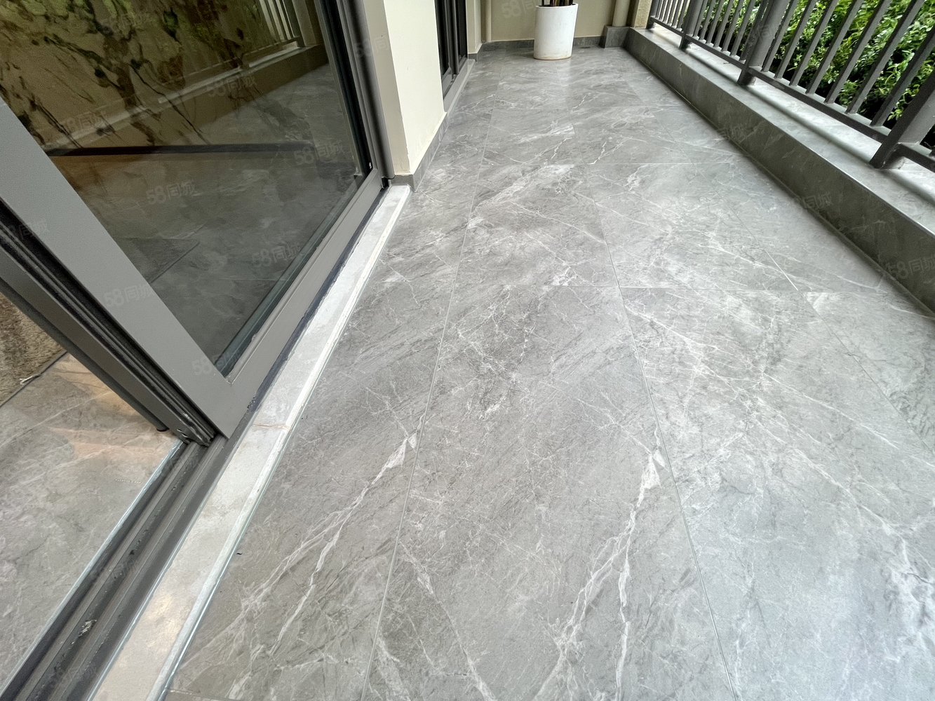 保利时光印象3室2厅2卫97㎡南北45万