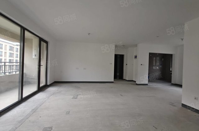 旅游度假区 六层电梯 洋房南北通透带车 中间好楼层 双卫生间