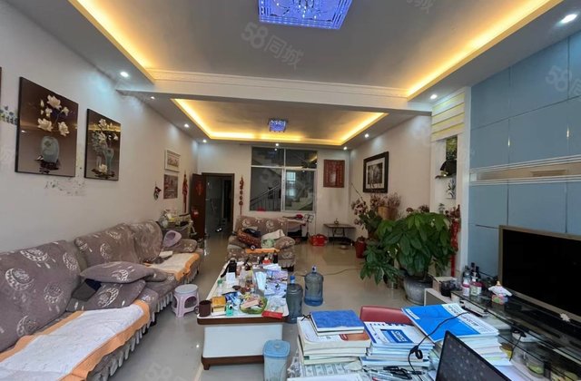 卧龙北苑4室2厅255㎡129万二手房图片