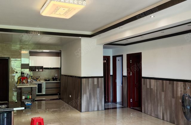 睿力国际城B区3室2厅116.75㎡38.8万二手房图片