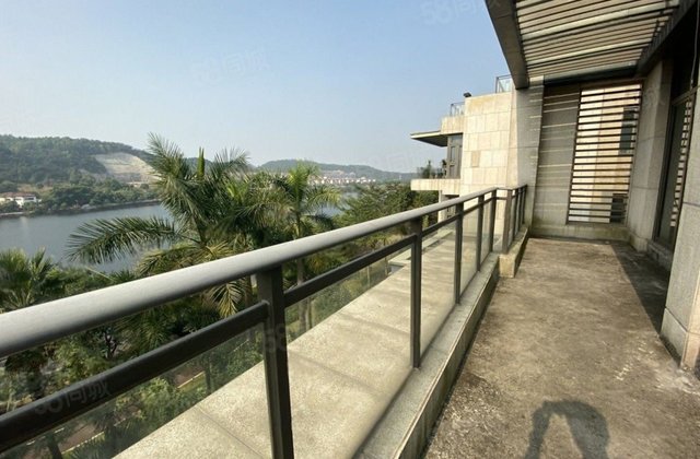 别墅 4层大花园带电梯位,5室3厅4卫410㎡南北共4层2013年建造雅居乐