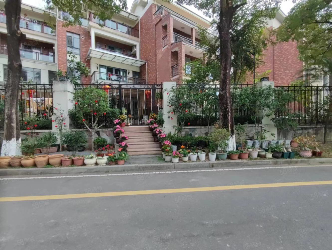 【10图】东莞滨海新区虎门镇 丰泰联排别墅诚意出售,丰泰东海山庄