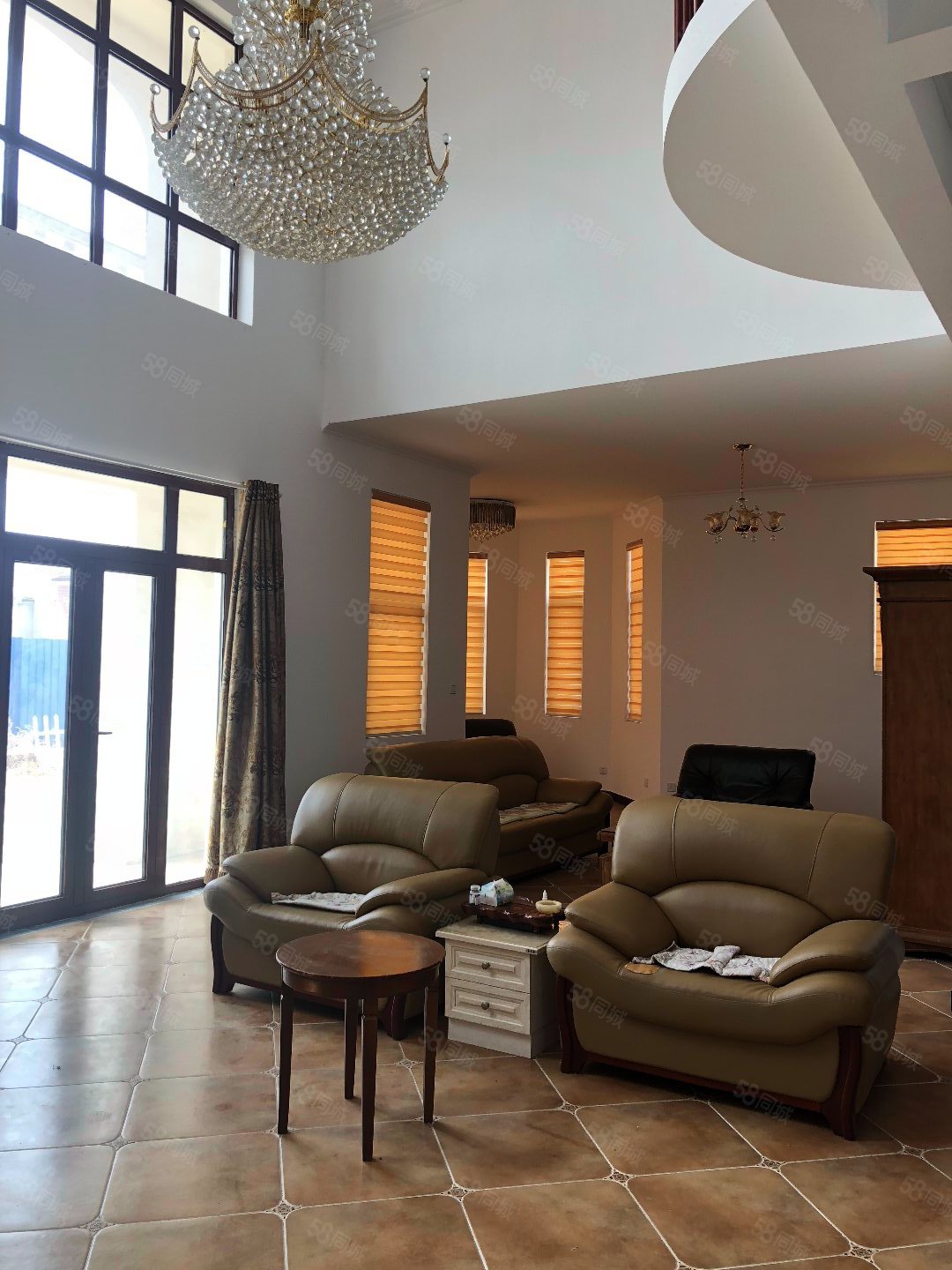 世外桃苑(三期)7室2廳3衛(wèi)366㎡南北400萬