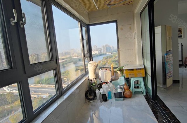 徒骇河边 翡丽湾 锦绣学府 观景房 精装三室边户 送两个车位