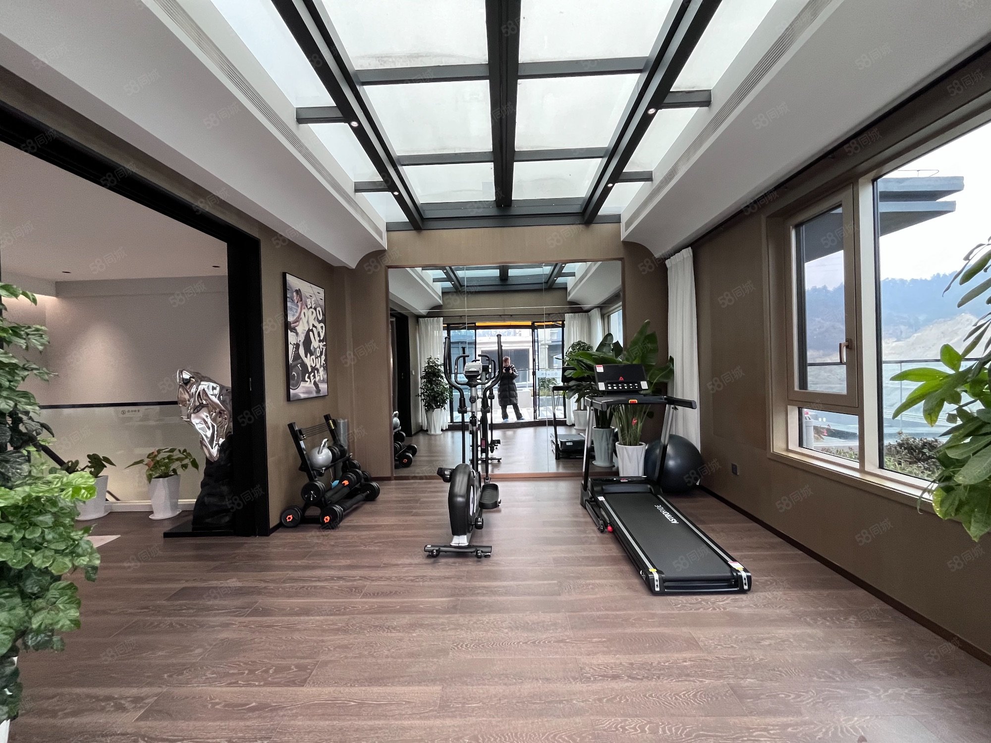 汉成世家5室3厅5卫178㎡南北125万