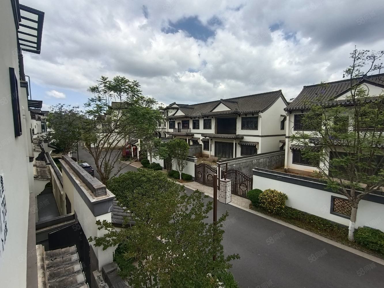 【10图】楚雄院子双拼别墅165平四房三卫三露台148万急售,随时看房