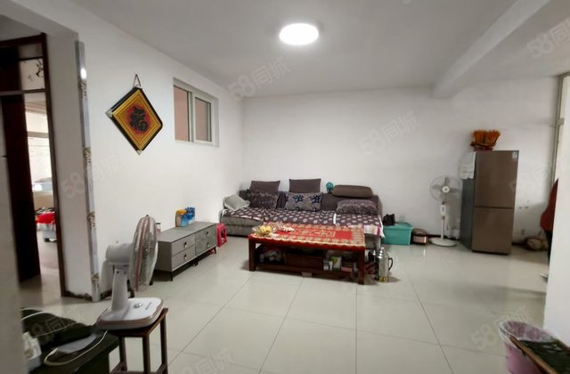 汽车总站东水晶城 中间楼层 三居送储 可按揭 光明  南临