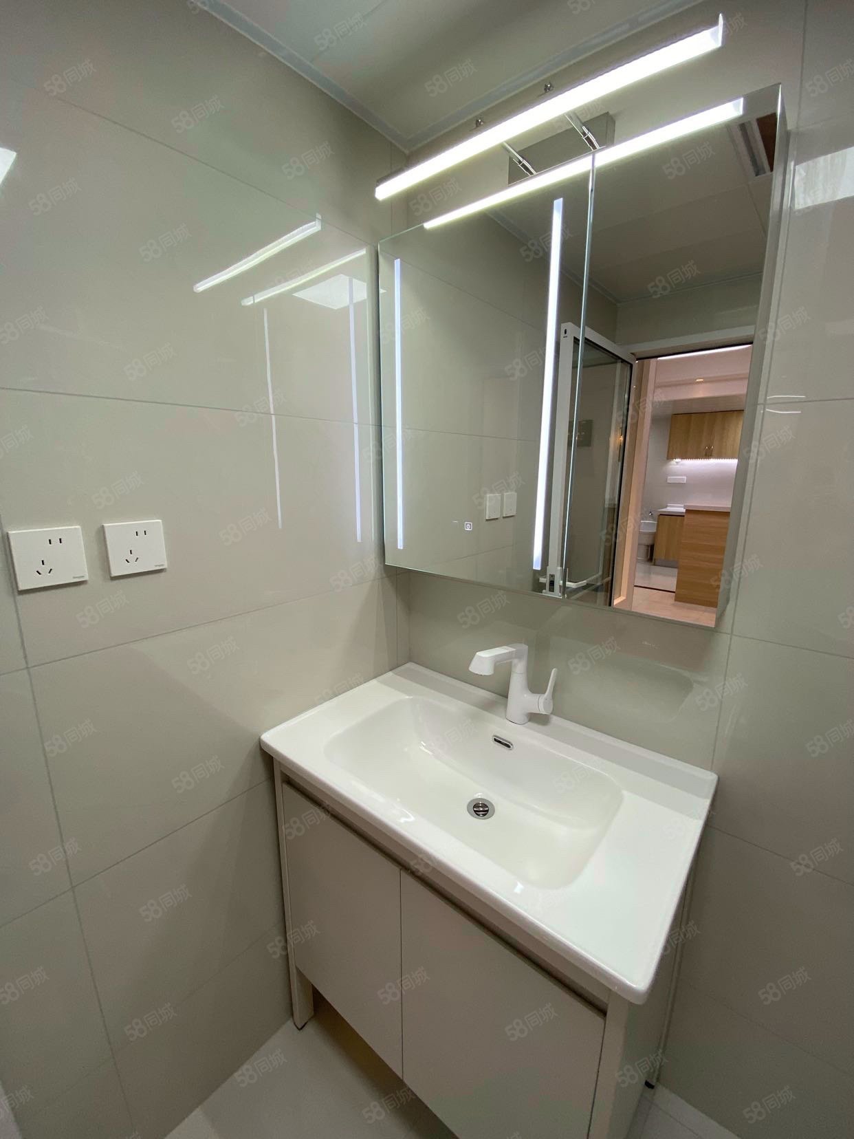 鵬潤家園2室1廳2衛(wèi)101.54㎡西南838萬