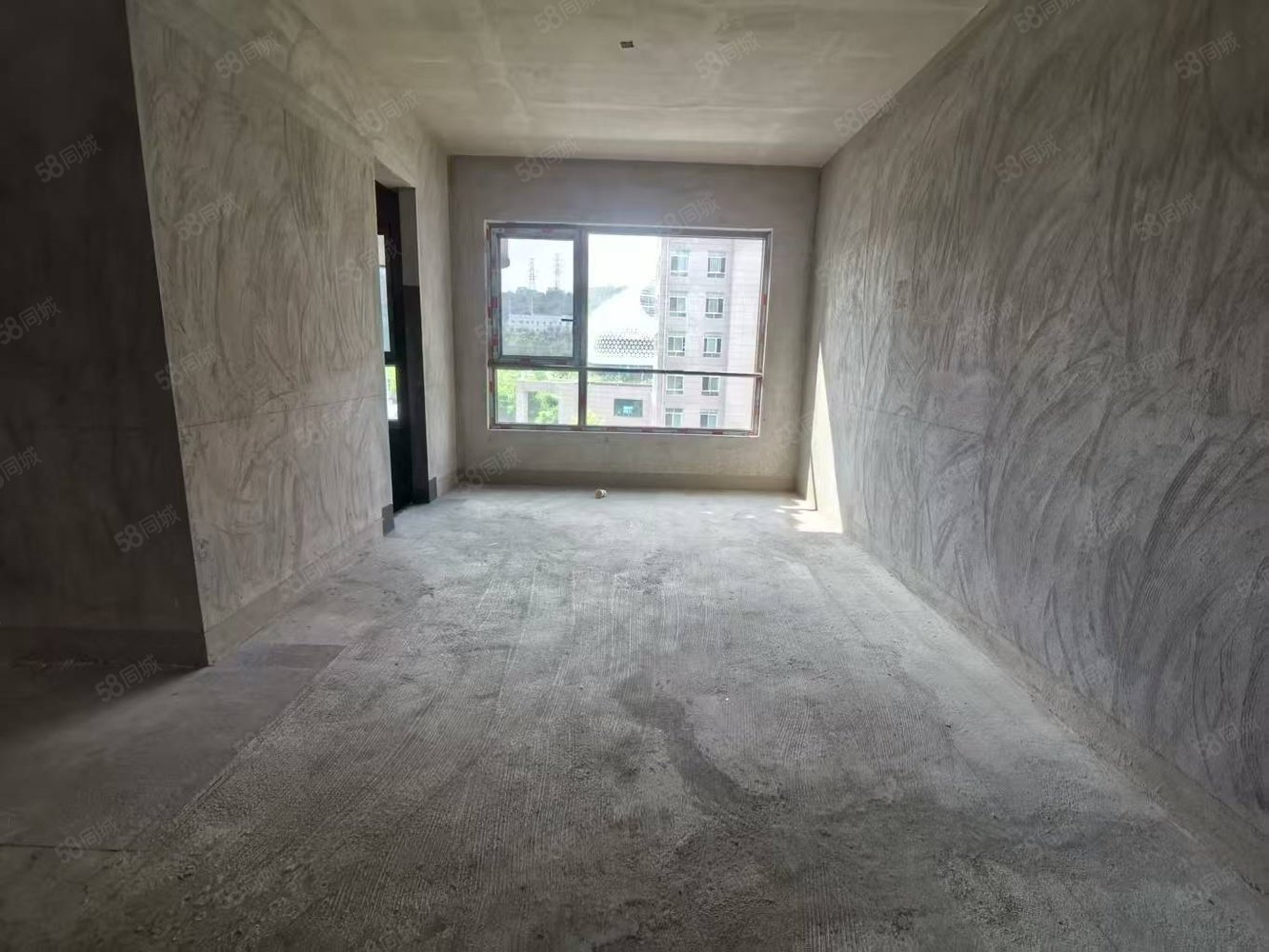 国瑞麓林府4室2厅3卫143㎡南北139.9万