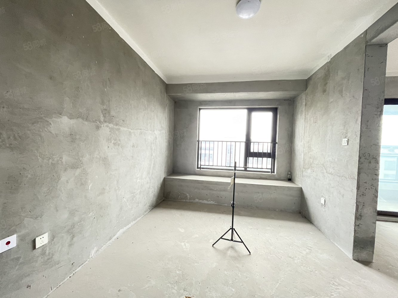 世茂建杭国风澜园3室2厅2卫102㎡南北188万