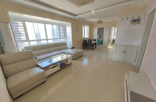 阿卡四期 边户 标准三室 8楼 免大税 采光很好 随时看房免