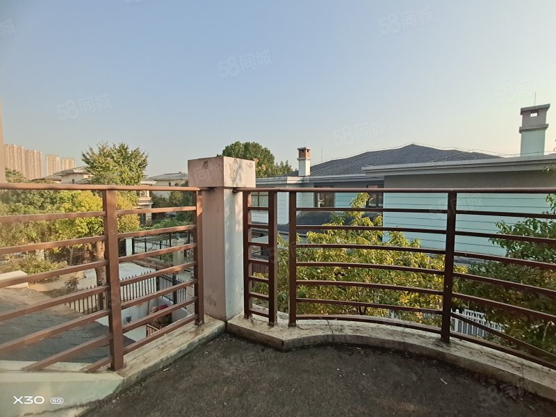 万豪水岸枫林(别墅)4室3厅3卫248.1㎡南北345万