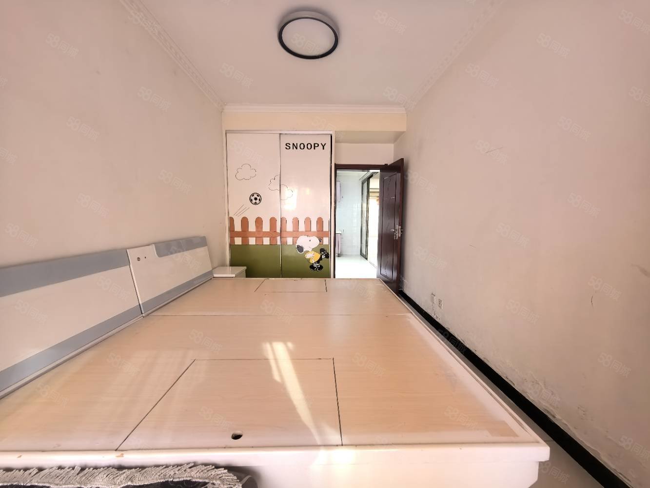 塞维利亚3室2厅2卫138㎡南北165万