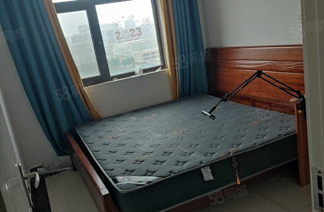 房东急售 次新小区 高楼层视野好 双卫格局 小三居 看房方便