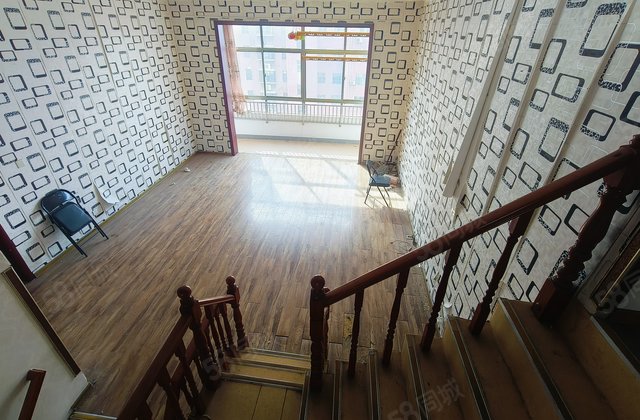 市医院附近 新水明珠 复试房 三室两厅两卫 可按揭送车位送储