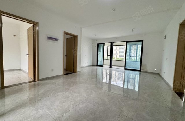 理想城南区！3-2-2卫带车位地下室新房未住