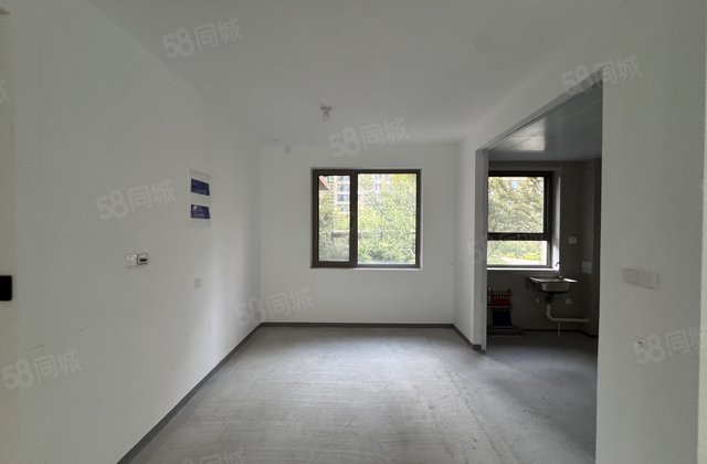 和鸣大观 商品房 装修好 有电梯 近医院 次新房