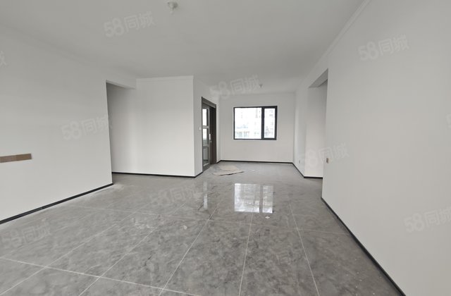 电梯洋房 ，好楼层，云麓九里4室