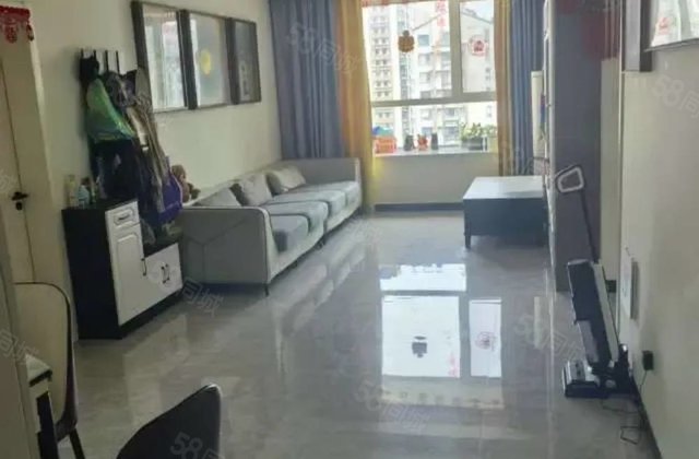 精装修 刚需小三居 高楼层视野无遮挡 产权清晰 医疗配套成熟