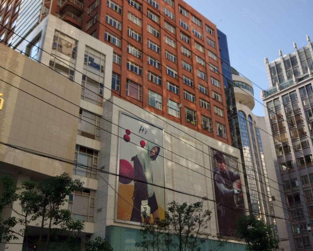 柏联广场公寓楼