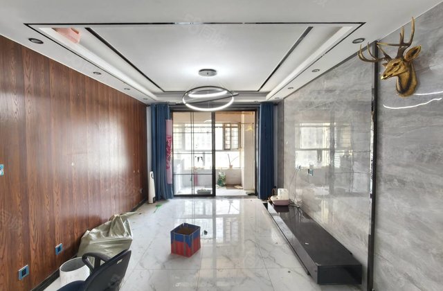 精装修 边户 大客厅 阿卡 送车位储藏室 随时看房