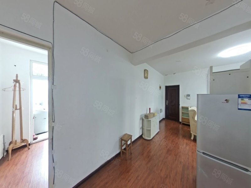 学府名苑 装修好 南北通透 小三居 小区新 出行方便