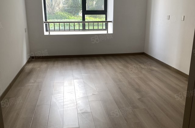 民生城市领秀 带车位双卫，可按揭，现房未住诚心卖，