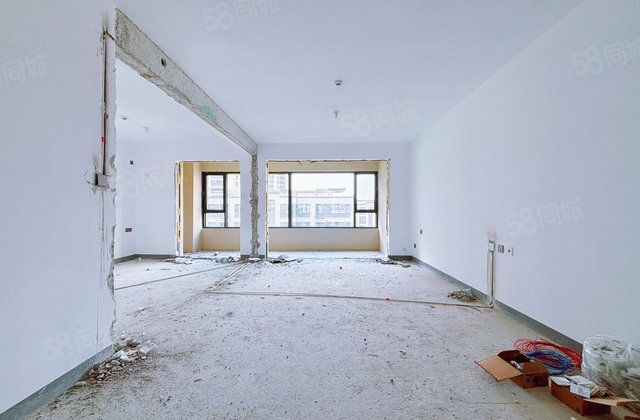 度假区！全新未住！10层电梯洋房边户好楼层！带车位储藏室！