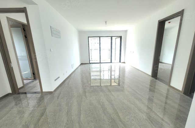 区政府，市医院，奥森聊大一实验，城市芳华三室双卫带车位储