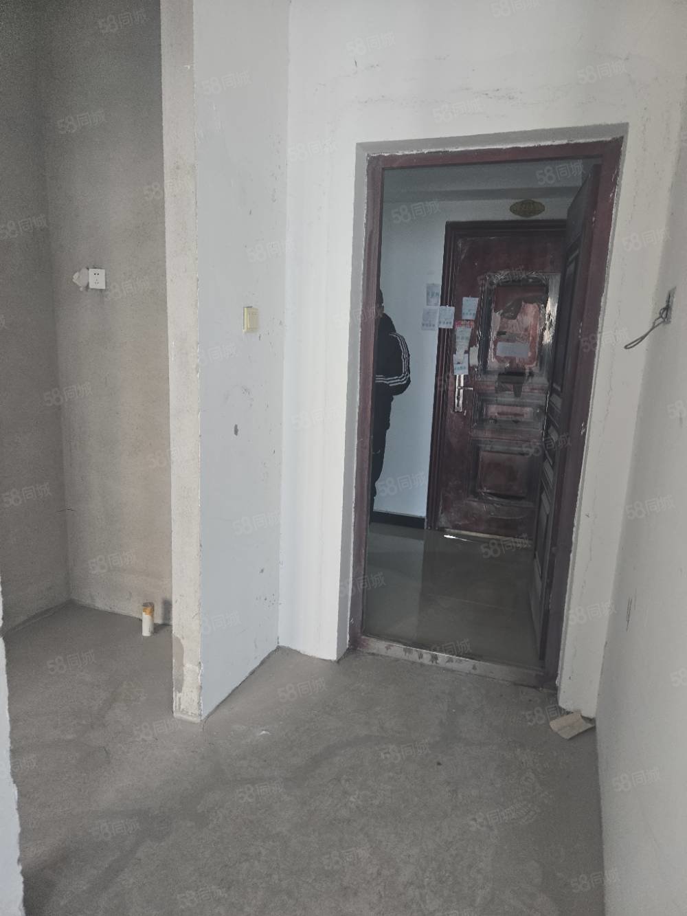 御品天下3室1厅2卫160㎡南北55.8万