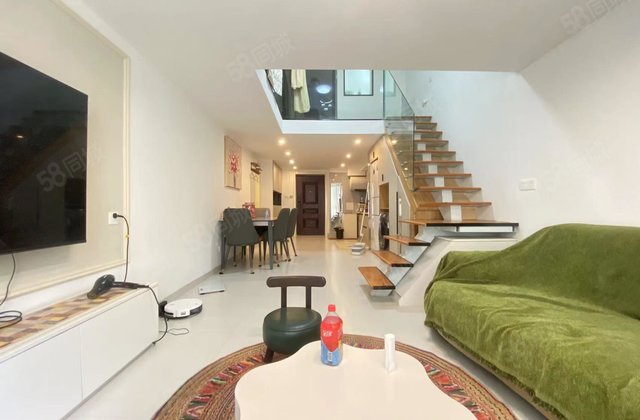 精装修 时尚loft 南向 带露台 挑空设计 送家具家电