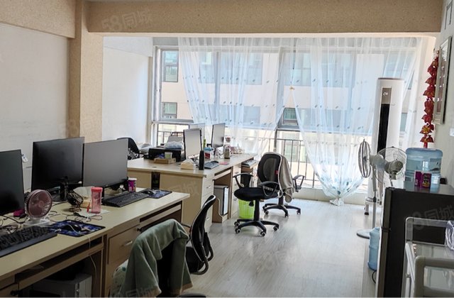 自由时代1室1厅65.96㎡38万二手房图片