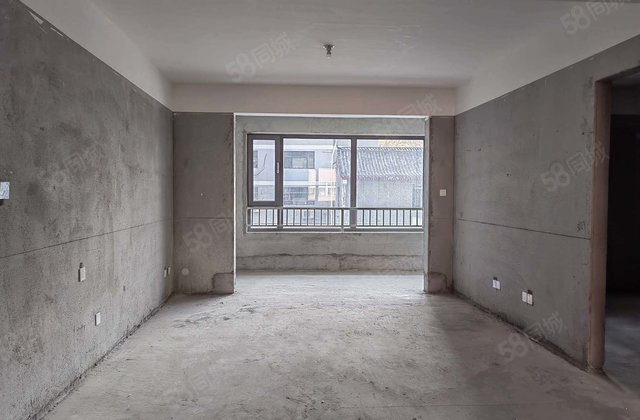 运河边 市里  的小区 医院南邻 泰和花园 新房 走一手